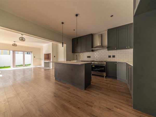 3 Bedroom Townhouse 3 Bedroom Townhouse