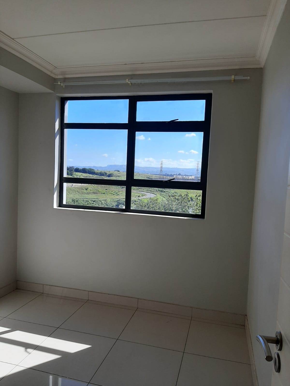 2 Bed Apartment in Umhlanga Ridge photo number 8