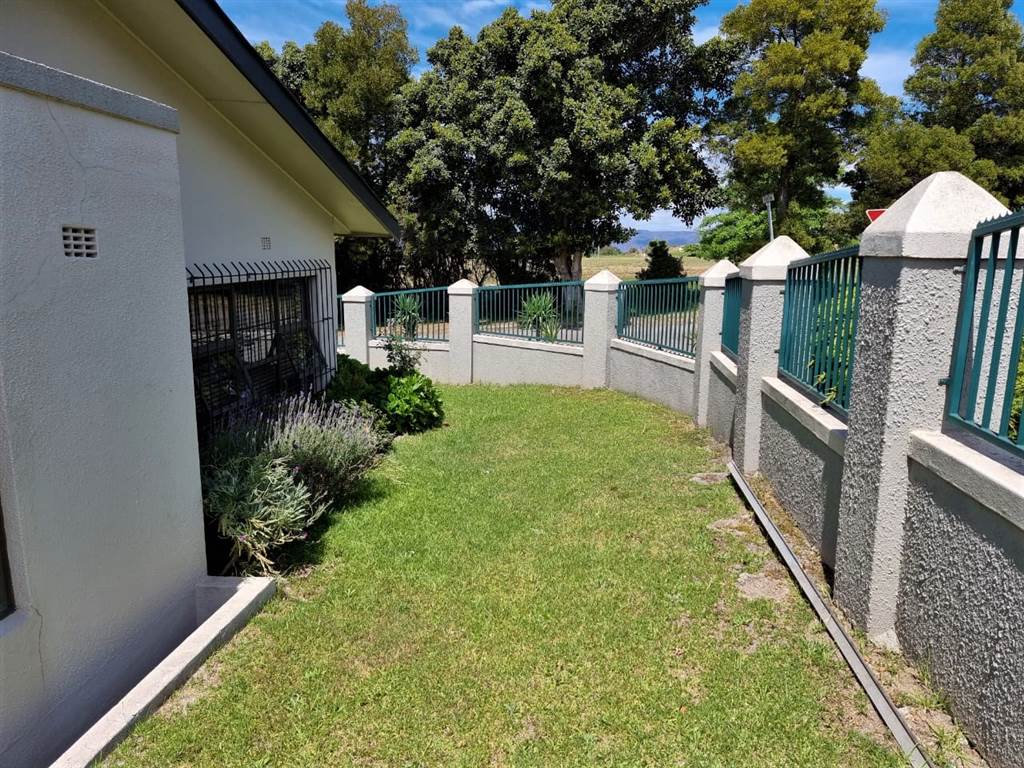 3 Bed House in Grabouw photo number 2