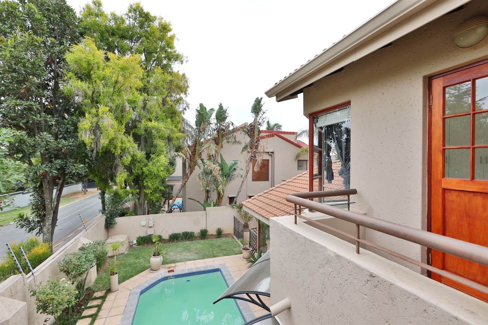 4 Bed Townhouse in Sunninghill photo number 25