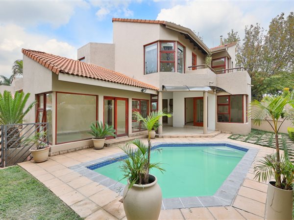 4 Bed Townhouse in Sunninghill