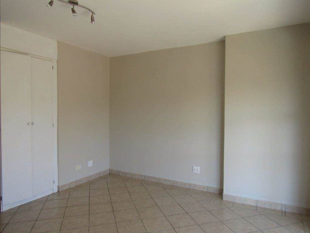 1 Bed Apartment in Menlo Park photo number 11
