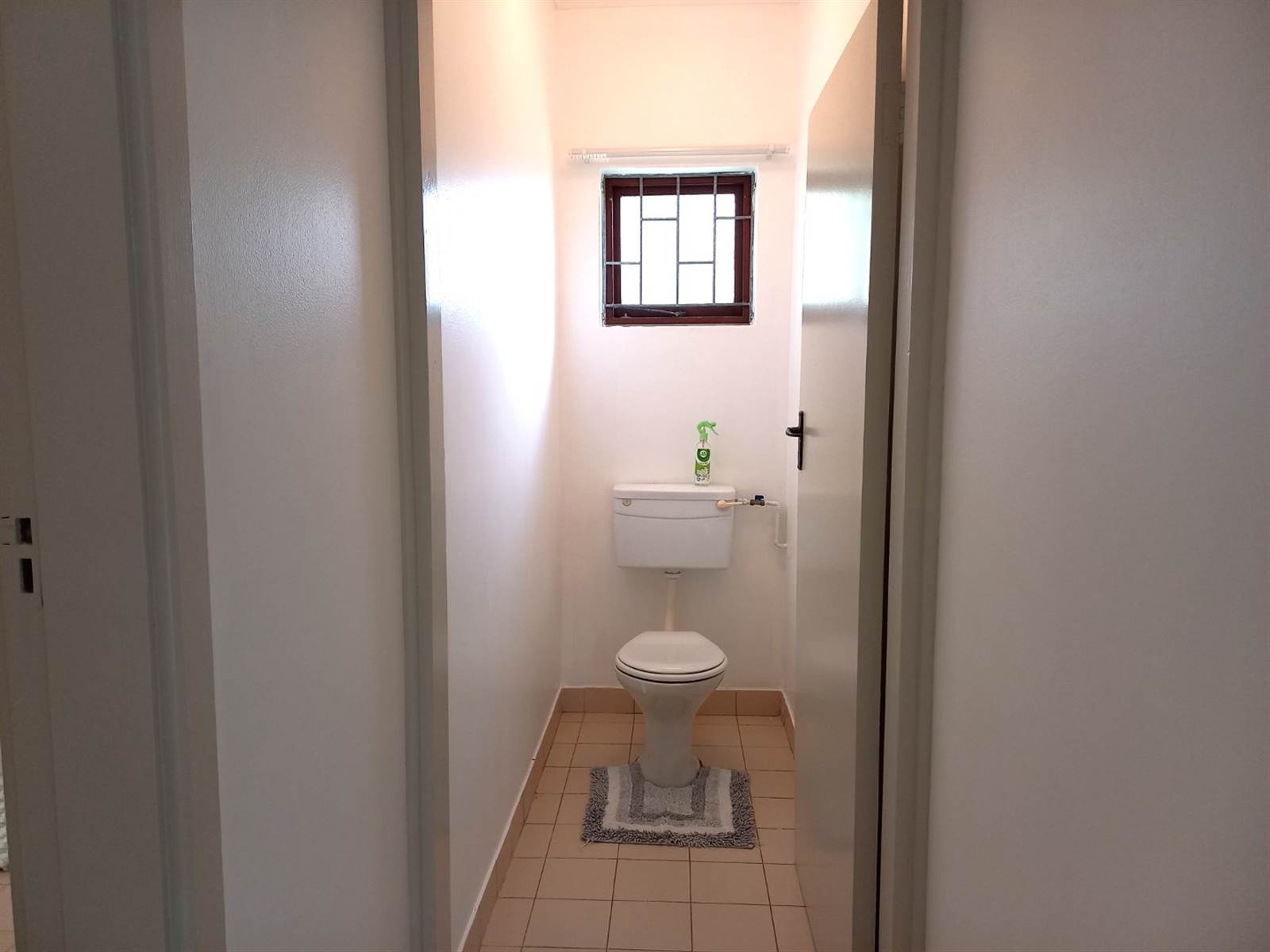 2 Bed House in Umtentweni photo number 19