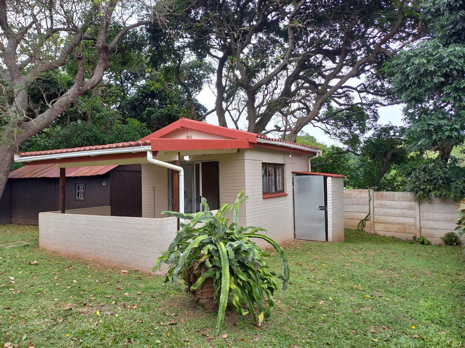 2 Bed House in Umtentweni photo number 25