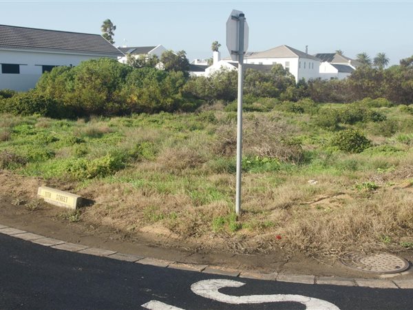 814 m² Land available in Shelley Point