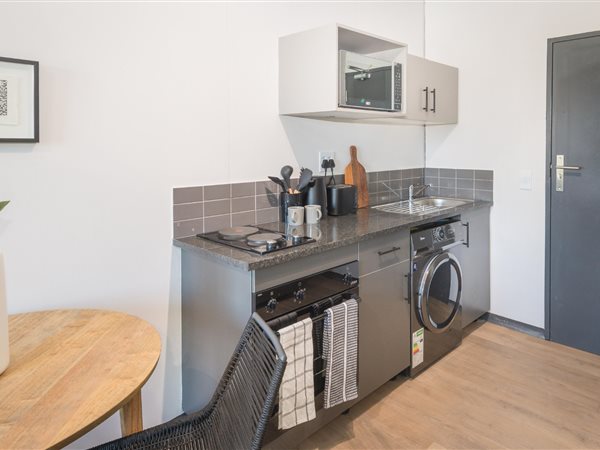 1 Bed Apartment in Barlow Park