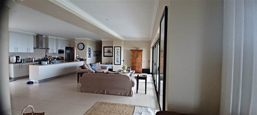 4 Bed House in Plettenberg Bay photo number 12