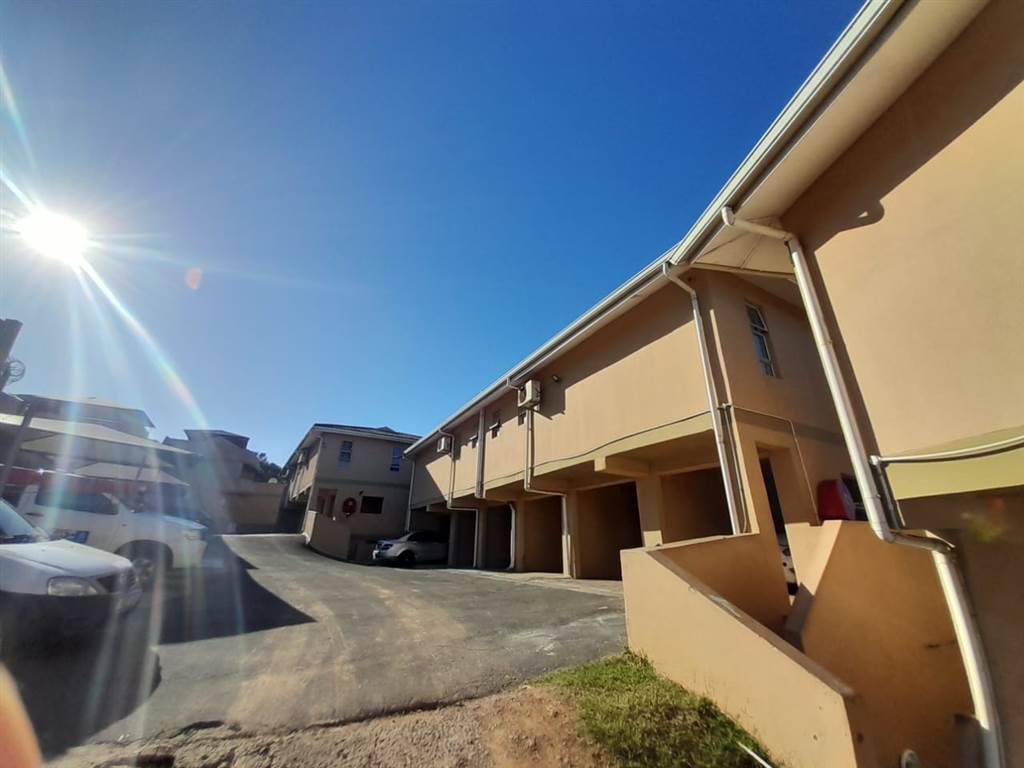 2 Bed Apartment in Carrington Heights photo number 15