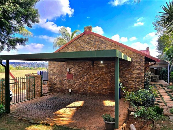 4 Bedroom Townhouse