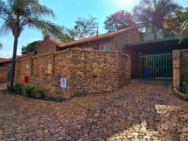 4 Bedroom Townhouse