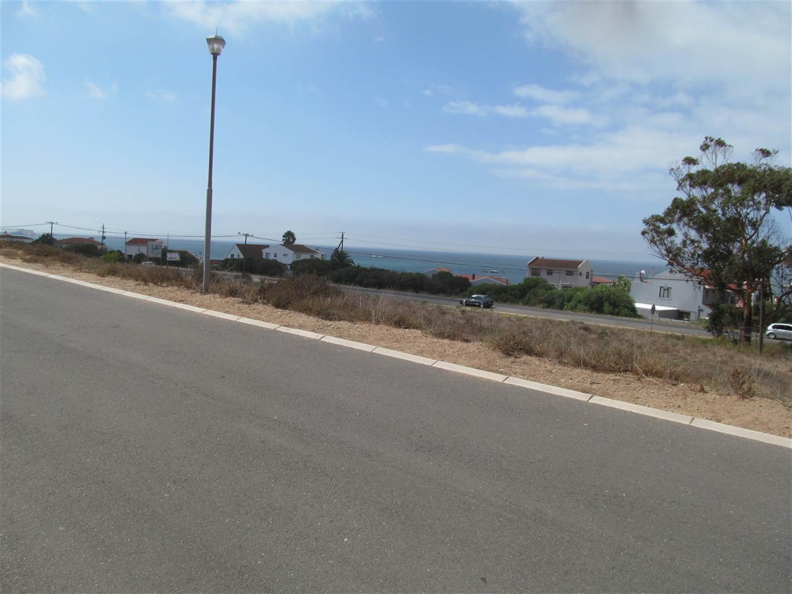 883 m² Land available in Britannica Heights photo number 2
