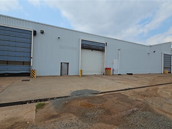 9 200 m² Industrial space 9 200 m² Industrial space