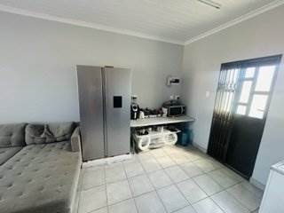 3 Bed House in Amalinda photo number 5