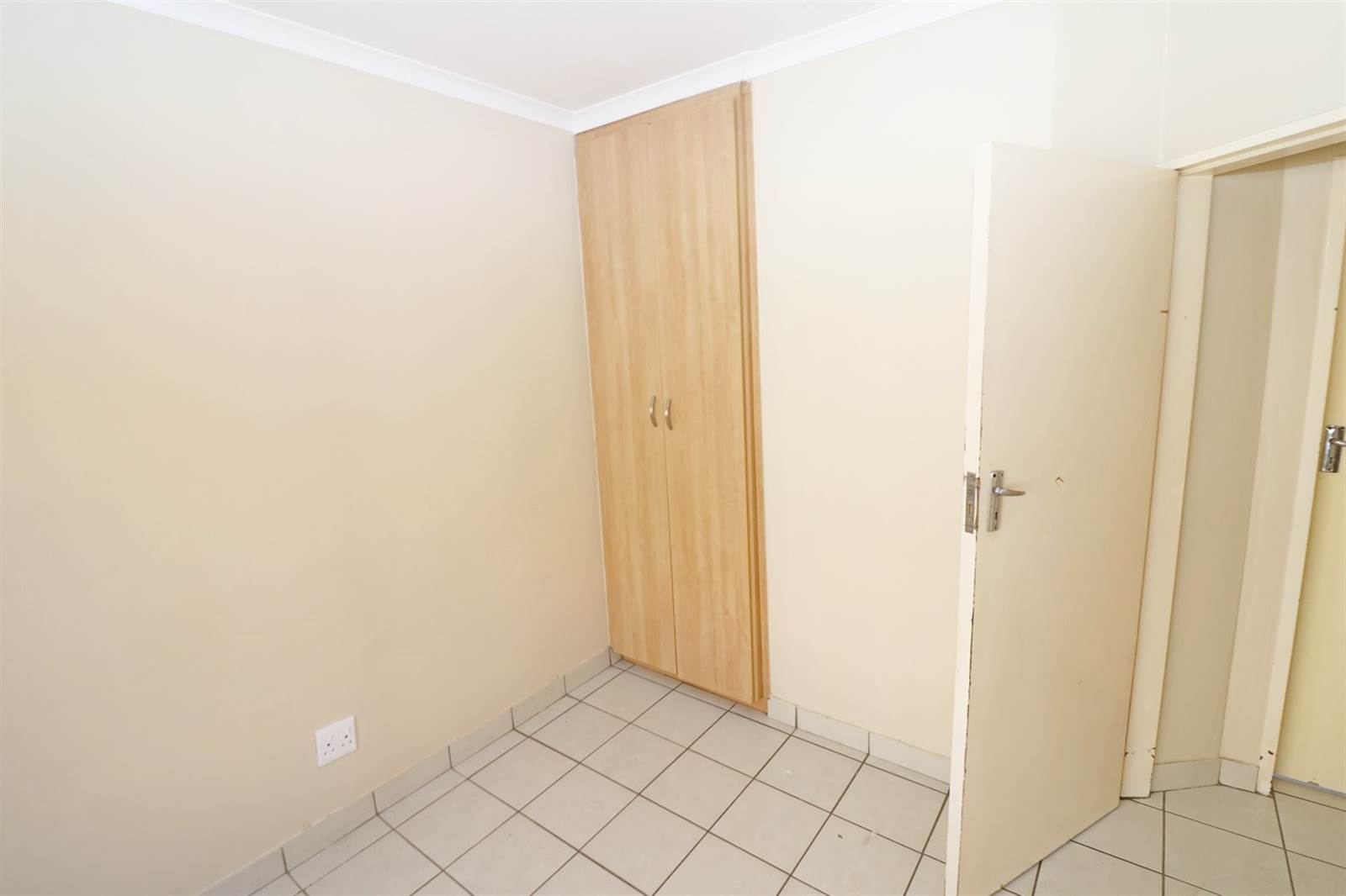 2 Bed House in Kempton Park Central photo number 7