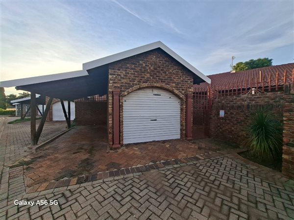 2 Bedroom Townhouse 2 Bedroom Townhouse