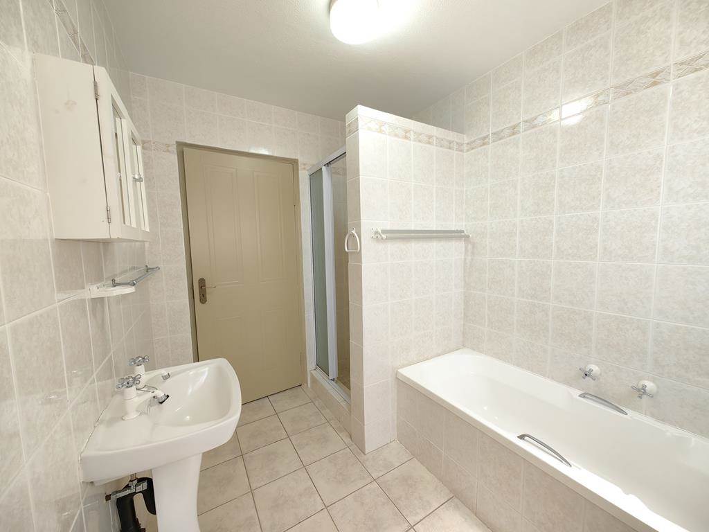 4 Bed Apartment in Margate photo number 20