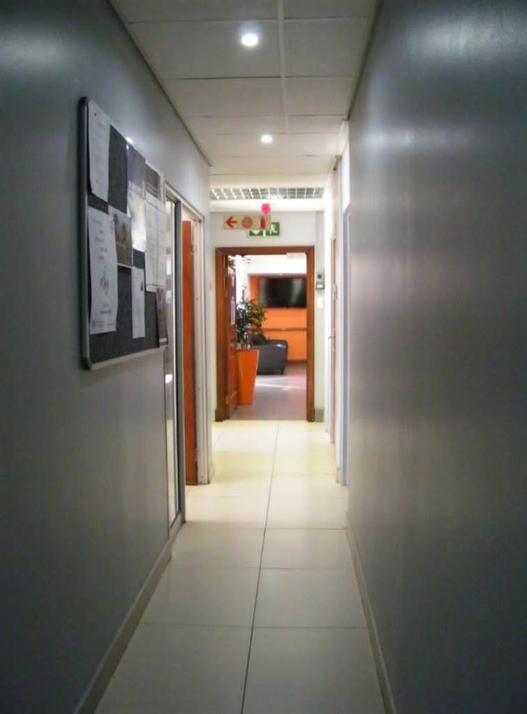 1086  m² Office Space in Rivonia photo number 8