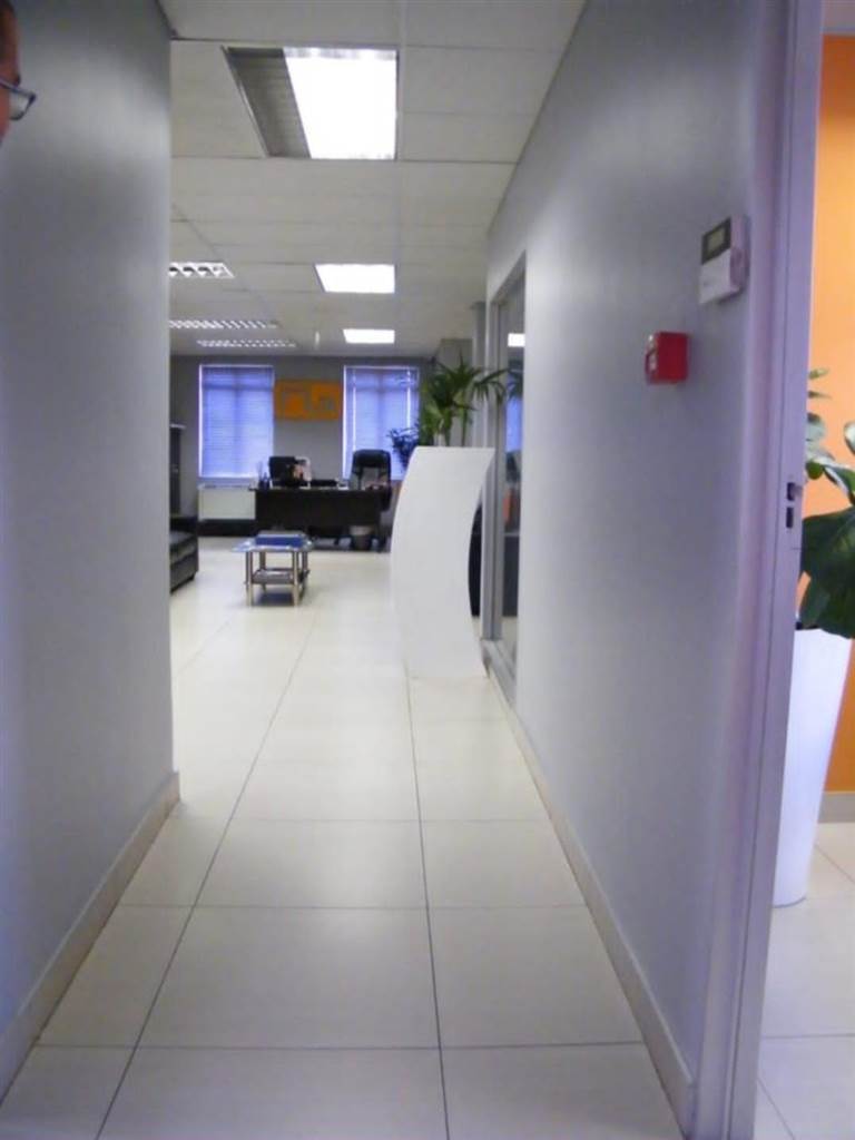 1086  m² Office Space in Rivonia photo number 6