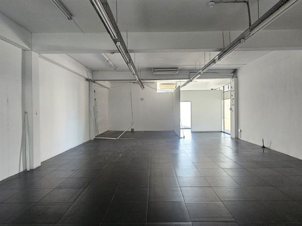 120  m² Retail Space