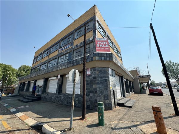 1 500  m² Commercial space