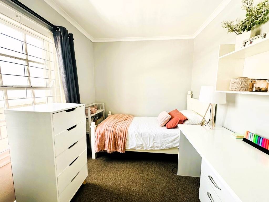 2 Bed Apartment in Stellenbosch Central photo number 8