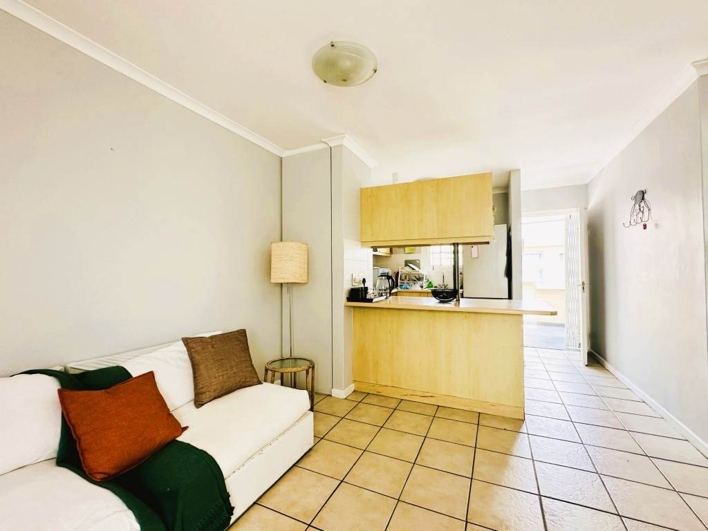 2 Bed Apartment in Stellenbosch Central photo number 6
