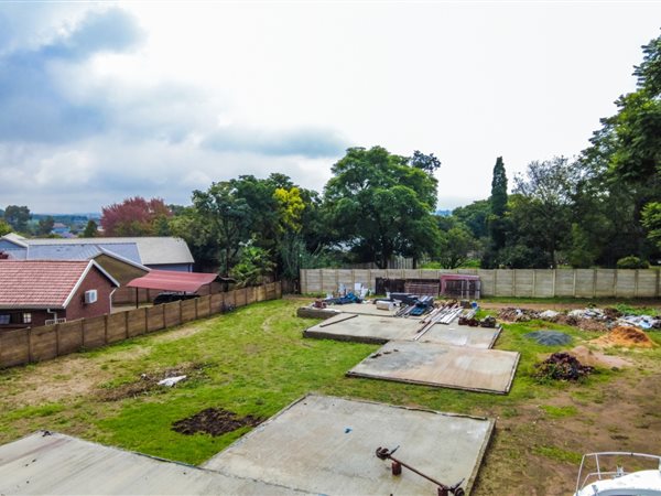 2 200 m² Land 2 200 m² Land