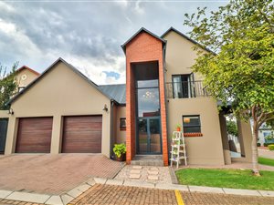 4 Bed House in Heritage Hill