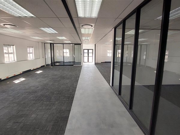 392  m² Commercial space