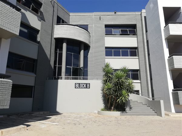 327  m² Commercial space in Sunninghill