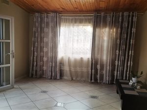 4 Bed House in Trenance Manor