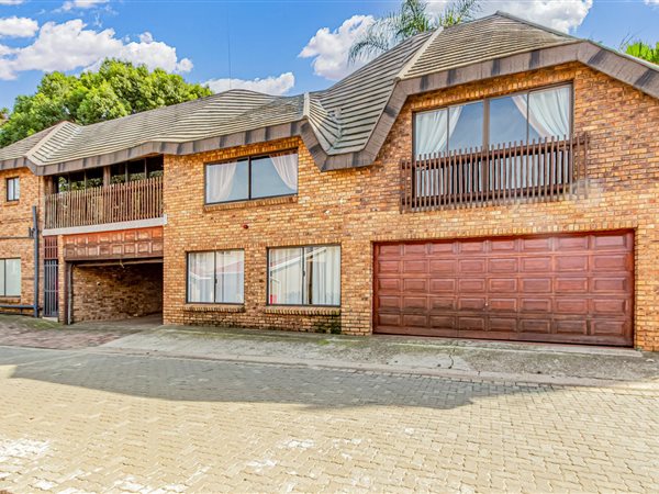 4 Bed Townhouse in Kungwini Country Estate