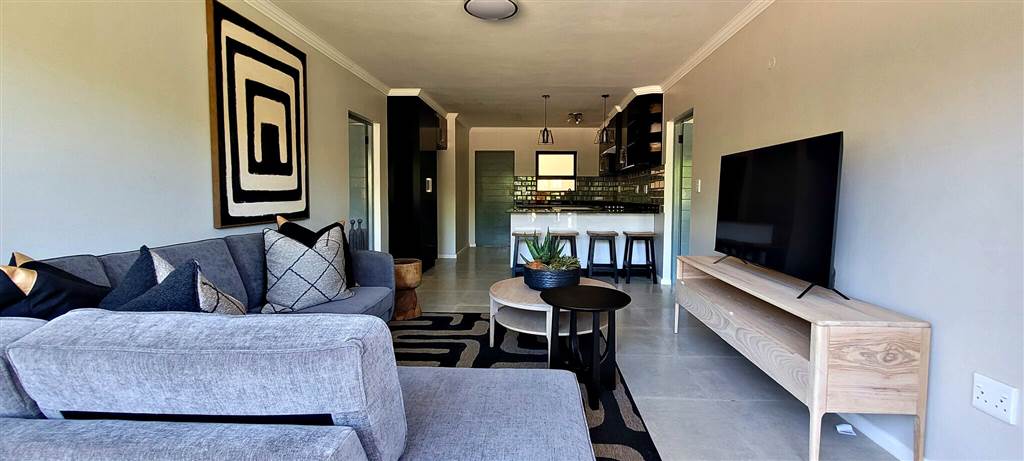 2 Bed Apartment in Swellendam photo number 7