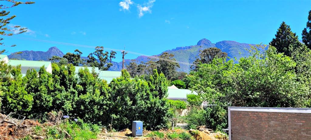 2 Bed Apartment in Swellendam photo number 6