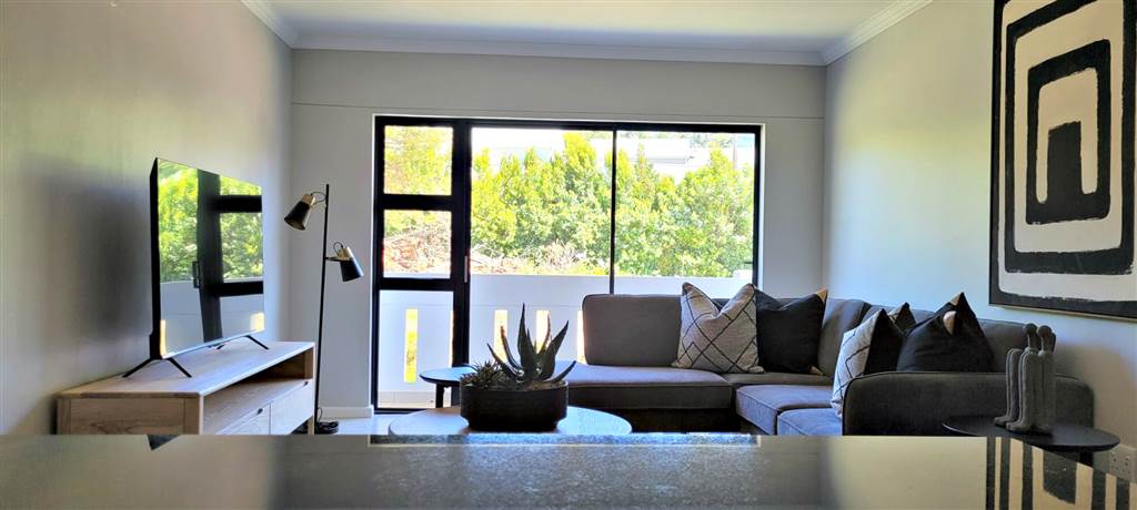 2 Bed Apartment in Swellendam photo number 5