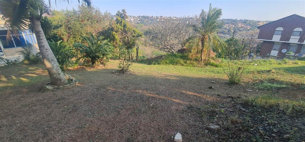 1093 m² Land available in Clare Hills photo number 1