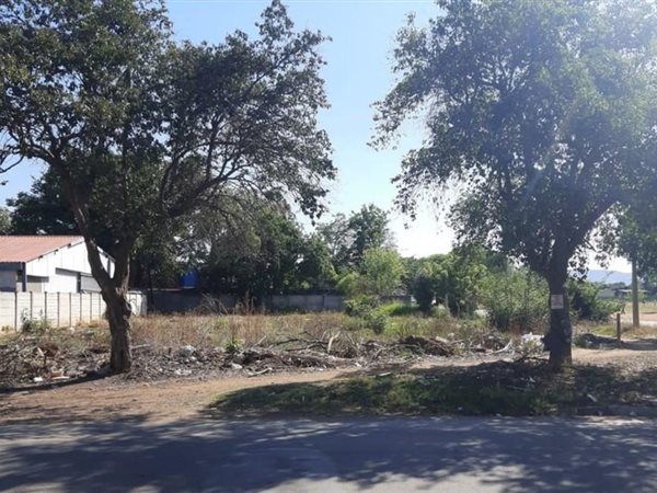 827 m² Land available in Oos-Einde