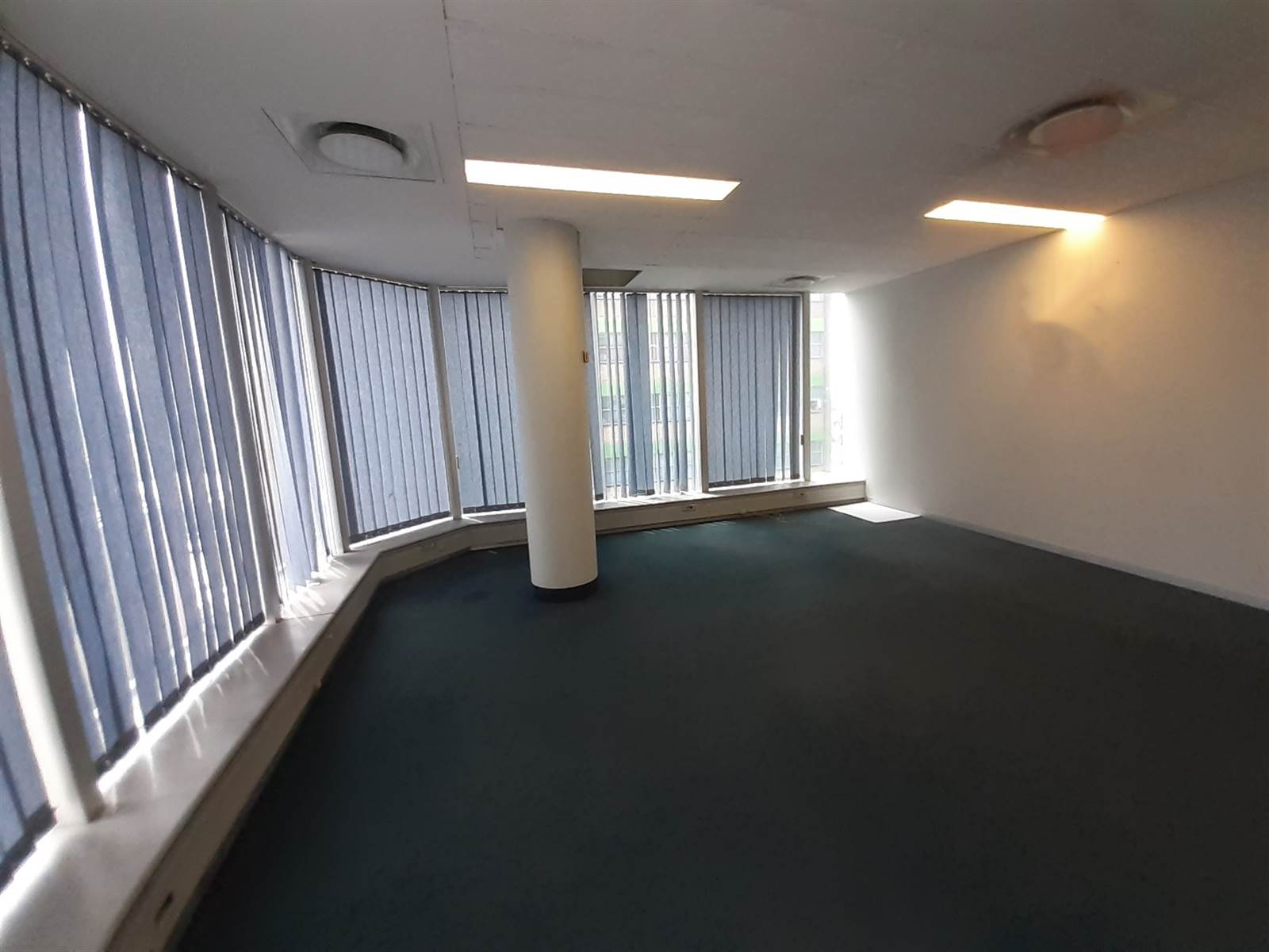 75  m² Commercial space in Pinetown Central photo number 1
