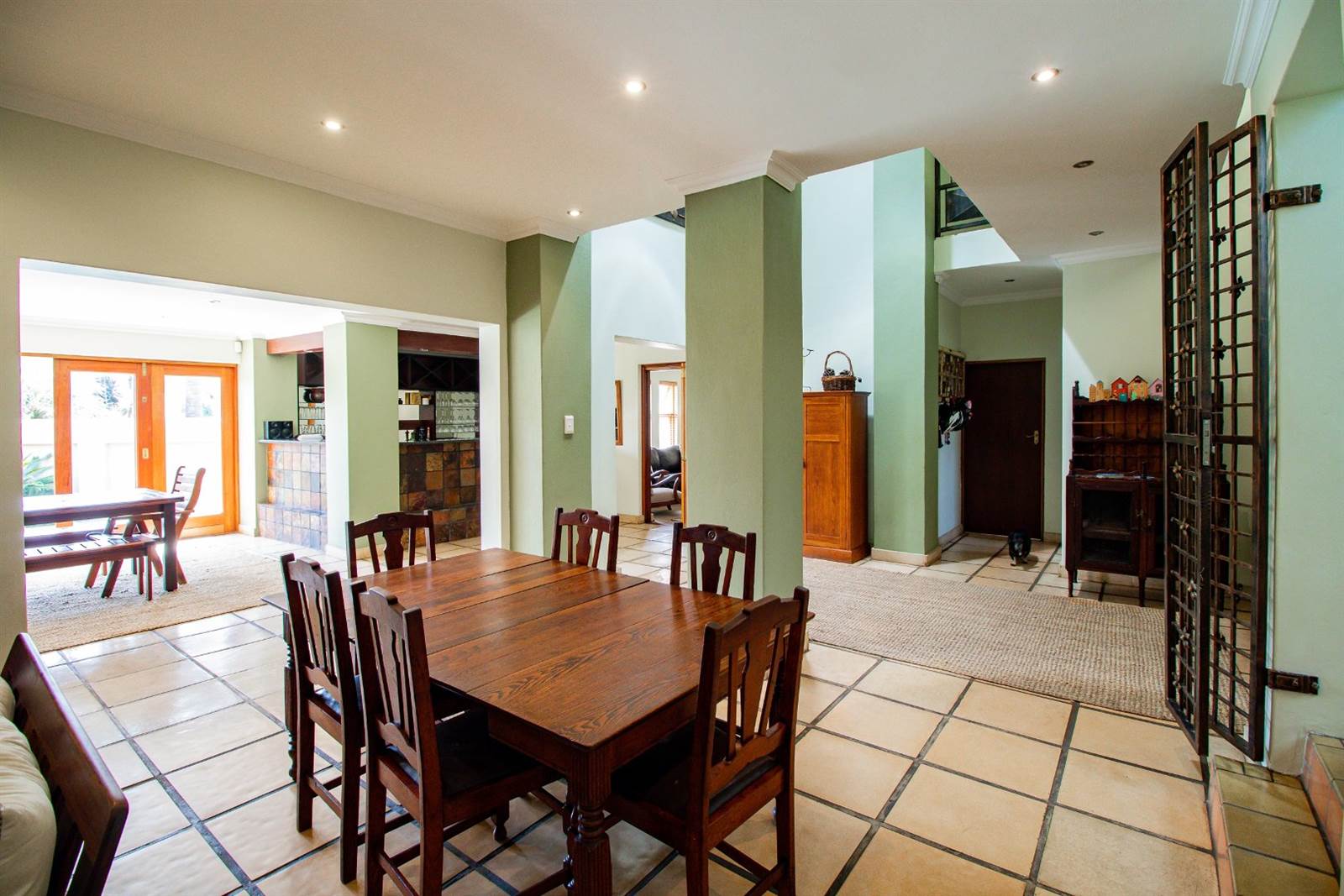 4 Bed House in Glen Marais photo number 7