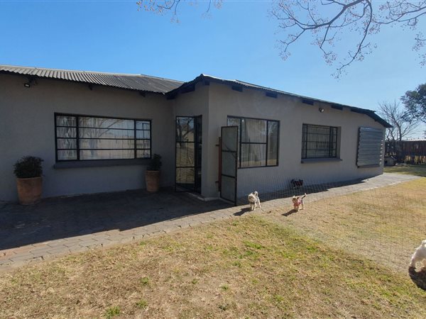 2.1 ha Smallholding 2.1 ha Smallholding