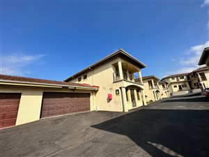 4 Bed Duplex in Queensmead Industrial