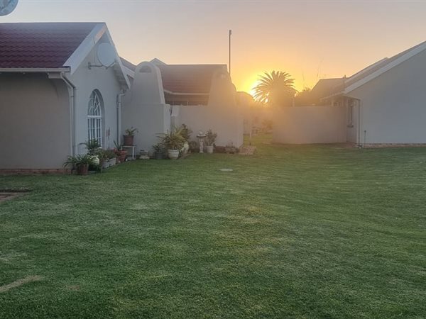 2 Bedroom Townhouse 2 Bedroom Townhouse