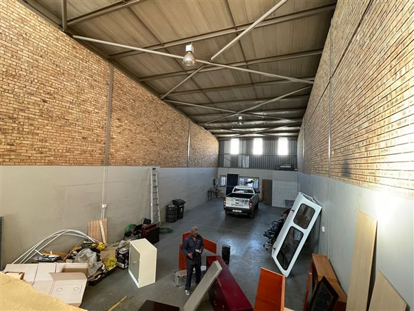 250  m² Industrial space