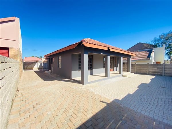3 Bedroom House 3 Bedroom House