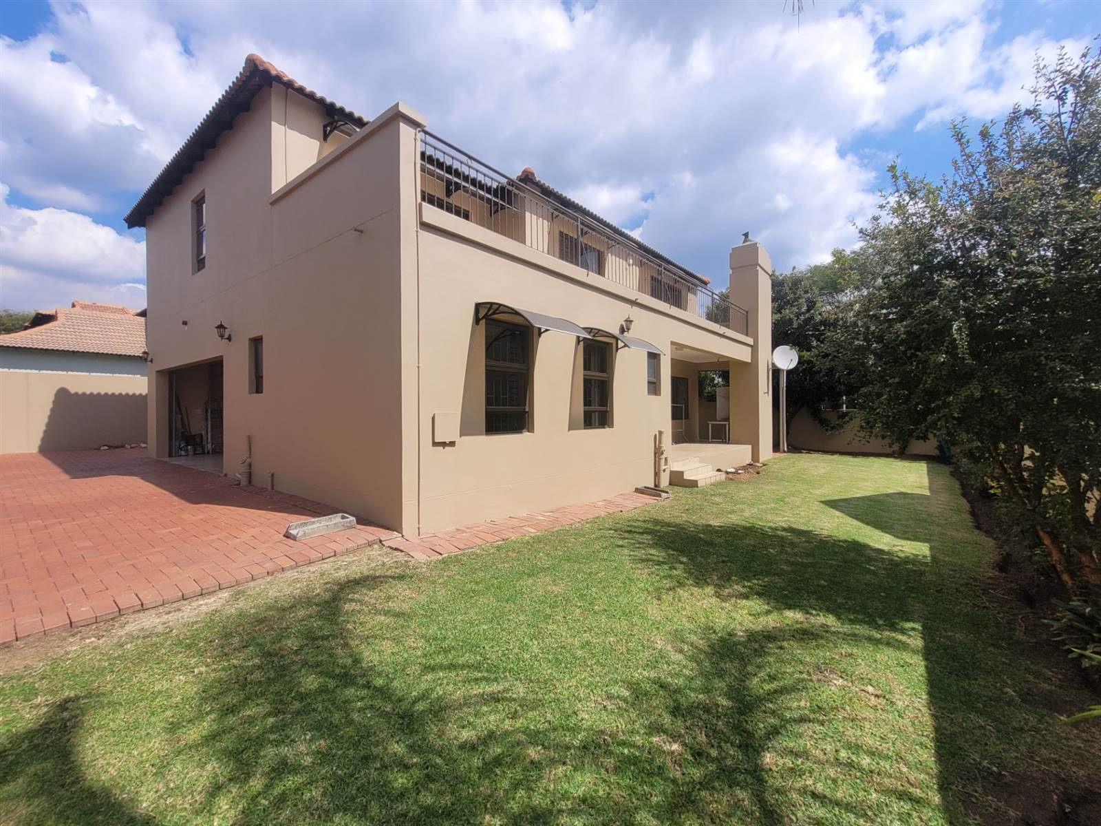 4 Bed House in Greenstone Hill photo number 5