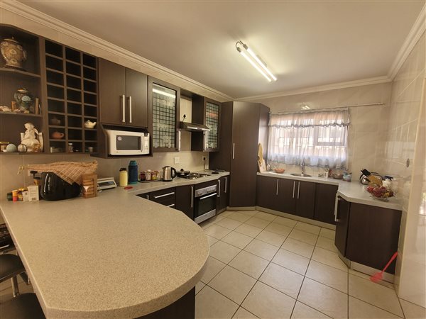4 Bed House in Greenstone Hill