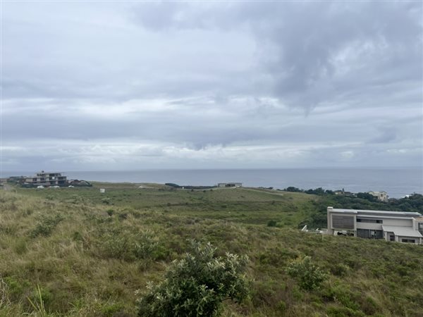 1 823 m² Land