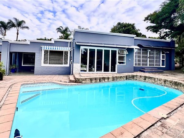 5 Bed House in Constantia Park