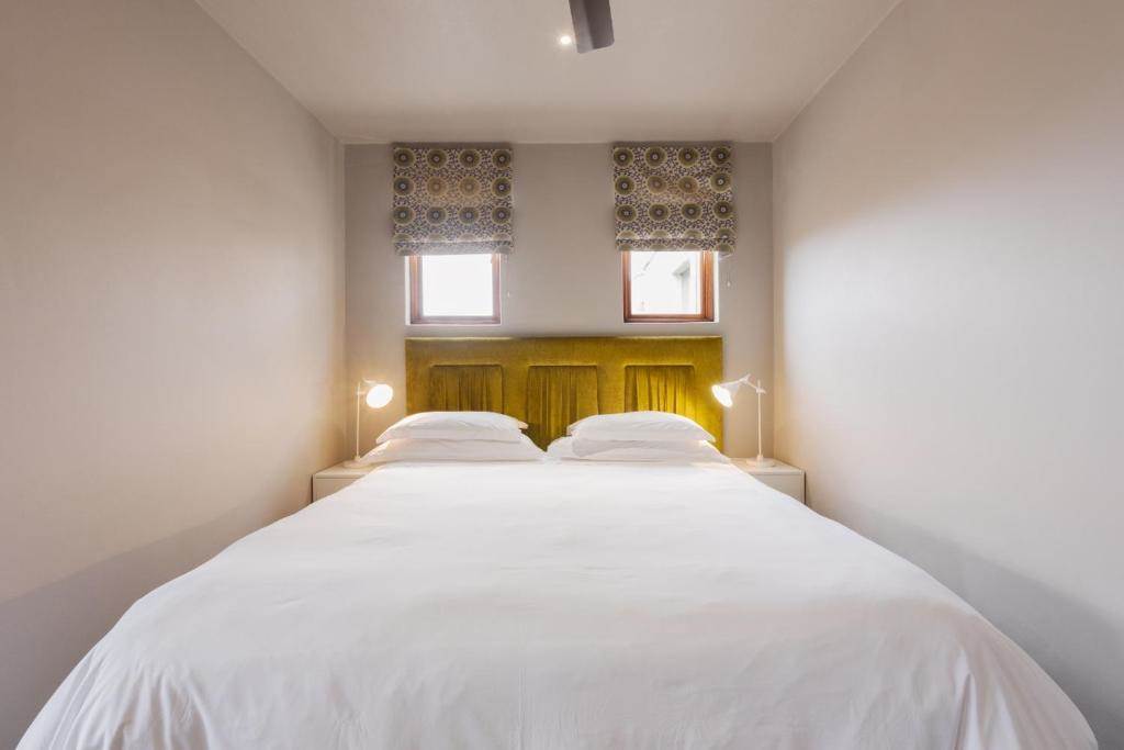 1 Bed Apartment in Zwartkop Golf Estate photo number 6