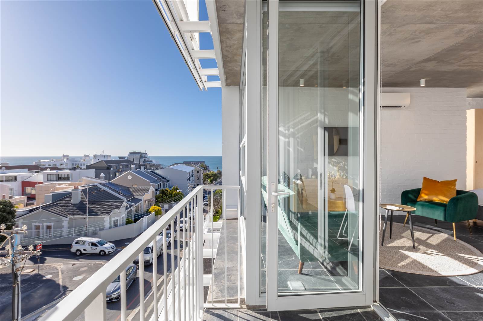 Studio Apartment in Bantry Bay photo number 9